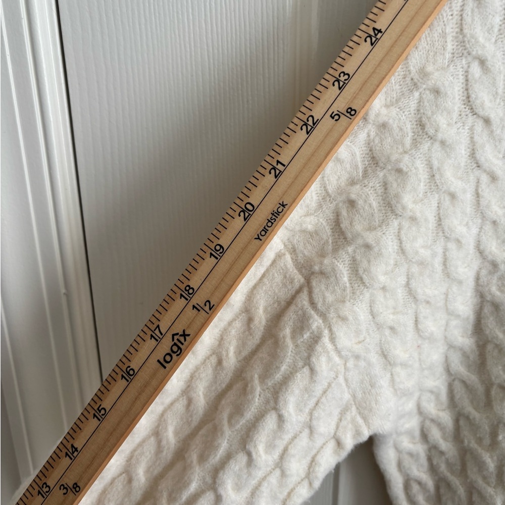 AEROPOSTALE CABLE KNIT CROPPED OFF WHITE  LONG SLEEVE BOAT NECK SWEATER. SZ M - Picture 7 of 11